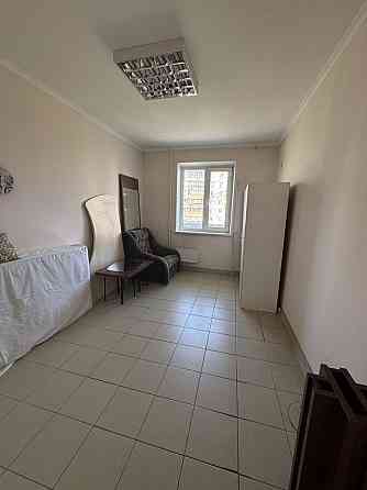 2к квартира 5хв пішки м.Позняки Киев