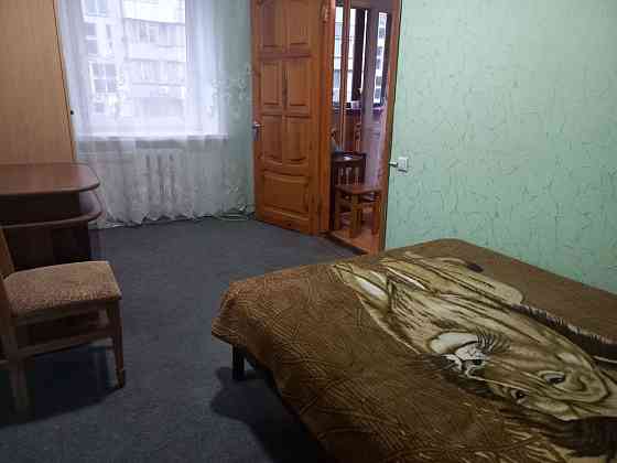 Здам  в оренду 2- кімнатну квартиру від метро Вокзальна 10 хв пішки Киев