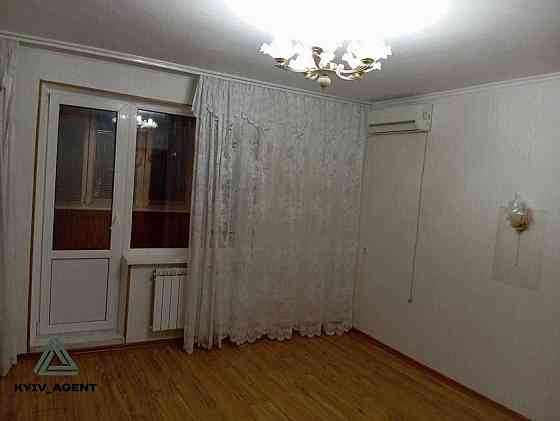 Готові до швидкого продажу ! Квартира 48 м2 на пр-т Григоренка Петра Київ