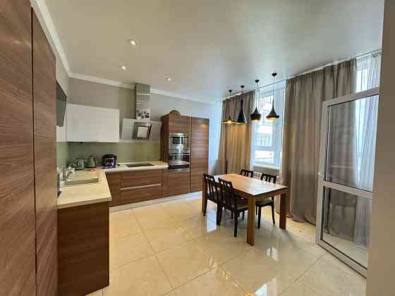 ЖК Панорама на Печерську продається 3к квартира вул Коновальця Євгена Київ