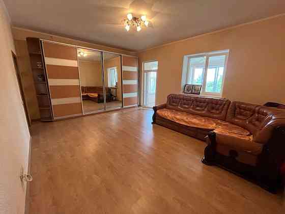 Рожни.Продам 2к квартиру 80м2 з облаштованим балконом. Рожни