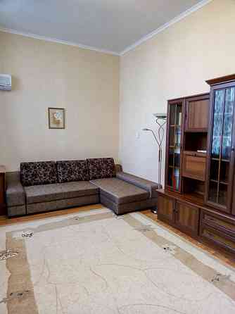 Сдаю  2х-ую  кв-ру на  Софиевской   Площади,   ул.  Владимирская. Киев