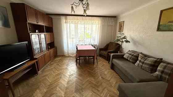 Продаж квартири власник 4 кімнати м Деміївська вул. Малокитаївська 7 Киев