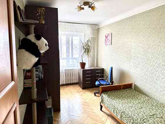 Продаж квартири власник 4 кімнати м Деміївська вул. Малокитаївська 7 Киев