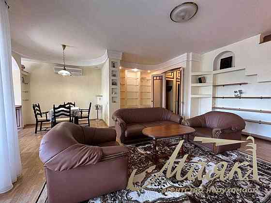 Аренда двухуровневой квартиры по ул. Верхогляда 4, Печерский район. Киев