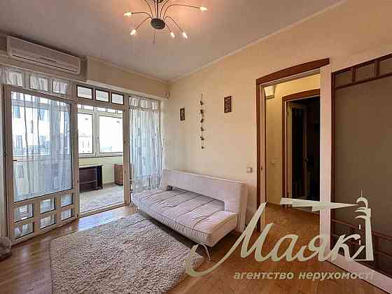 Аренда двухуровневой квартиры по ул. Верхогляда 4, Печерский район. Киев