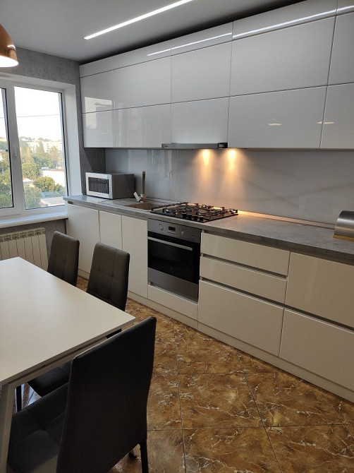 продам трикімнатну від власника в Олександрівському районі 36500дол, Запоріжжя - зображення 1