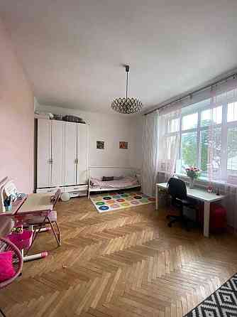 Продається світла простора 3 кімнатна квартира по Вул. Замарстинівська Львов