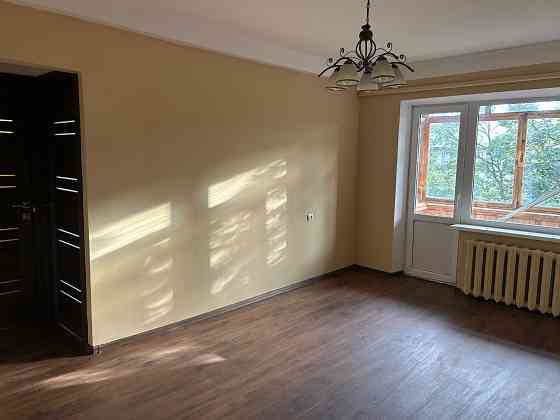 Продаж невеликої 2к квартири Воскресенка вулЧорних Запорожців 9 ремонт Киев