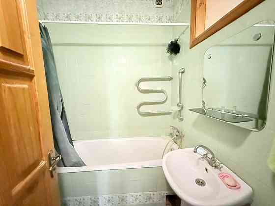 3-к, м. Дарниця, сталінка, Набоки (Бажова). Киев