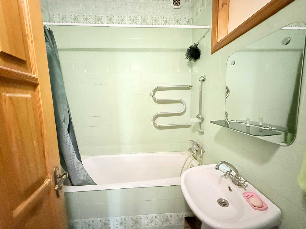 3-к, м. Дарниця, сталінка, Набоки (Бажова). Киев - изображение 3