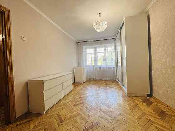 Трикімнатна квартира на третьому поверсі 