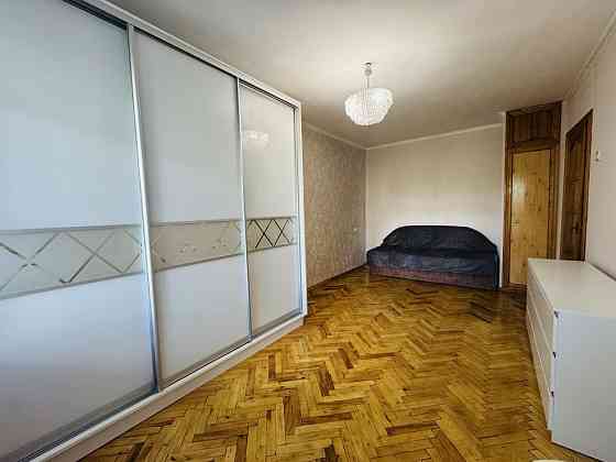 Трикімнатна квартира на третьому поверсі 