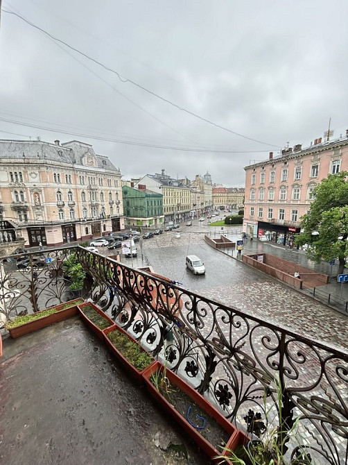 Продаж САМ ЦЕНТР 2 кімнати пл. Галицька 50 м2 + 12 м2 підвал ТОРГ Львов - изображение 1