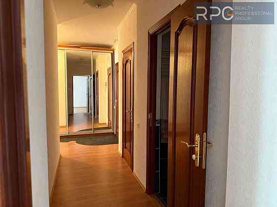 Продається 2-х кімнатна квартира з ремонтом на вул. Відпочинку 12 Киев