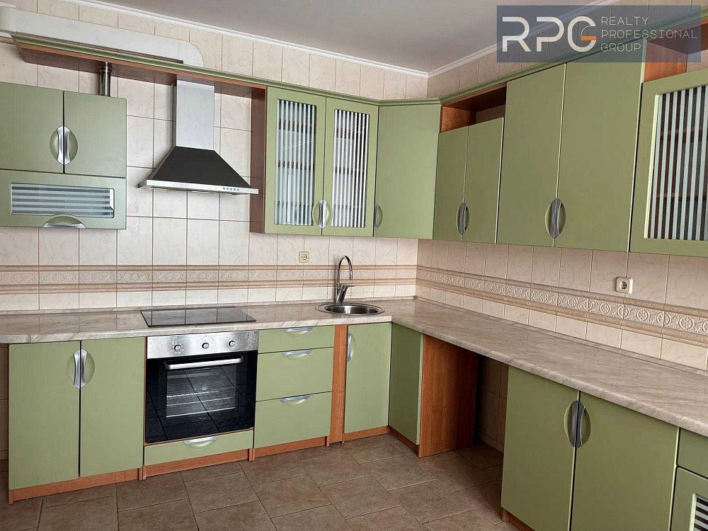 Продається 2-х кімнатна квартира з ремонтом на вул. Відпочинку 12 Киев - изображение 1