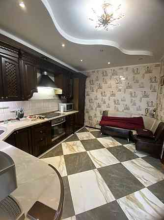 Продам 3 кім квартиру видову Харківське шоссе 56, з ремонтом Киев