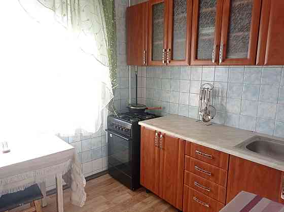 Метро Лісова, вул.Космонавта Поповича 22, продам 2-к квартиру Киев