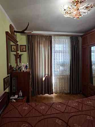 Продам 4 кімнатну квартиру  в Центрі Ровно