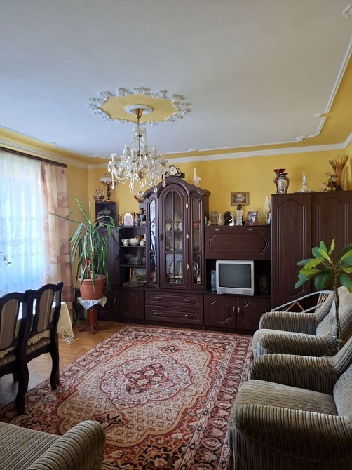 Продам 4 кімнатну квартиру  в Центрі Ровно - изображение 1