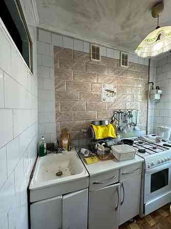 Королева / 13 линия трамвая. 3 комн. 60 м. 3 этаж Одесса