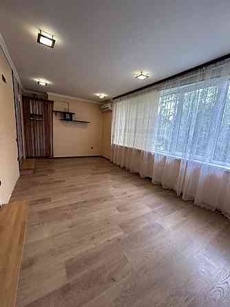 Продаж квартир євро 2к. Немешаево