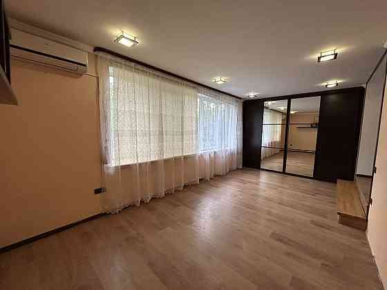 Продаж квартир євро 2к. Немешаево