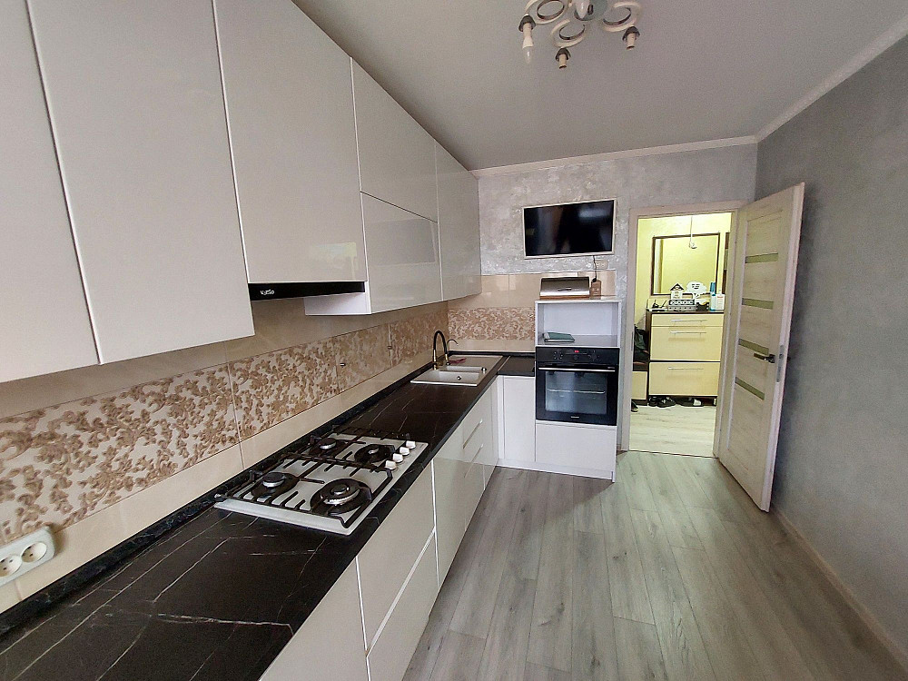 Продам 4-х комнатную квартиру с ремонтом на Добровольского Одесса - изображение 1