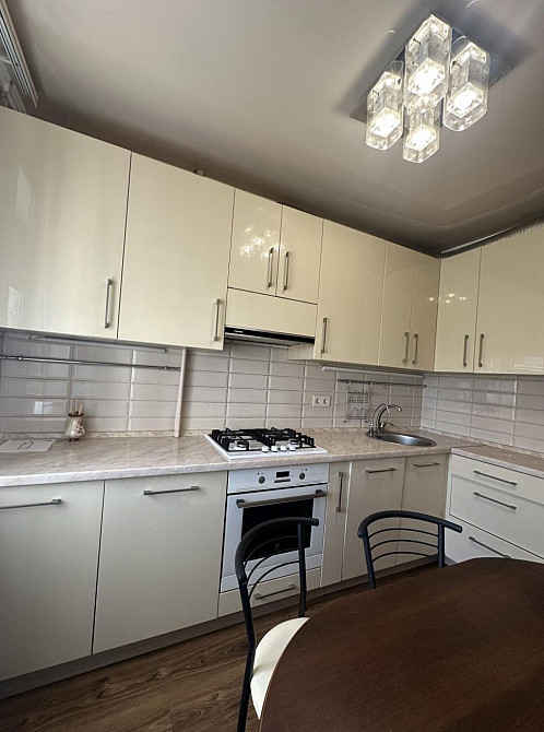 Большая квартира для семьи. Ремонт. Средний этаж Одесса - изображение 1