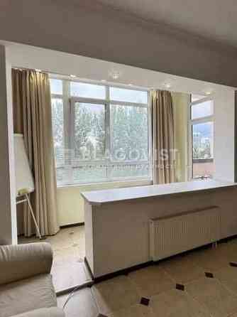 Продам 2к кв Коновальця 44А Щорса Панорама на Печерську Київ