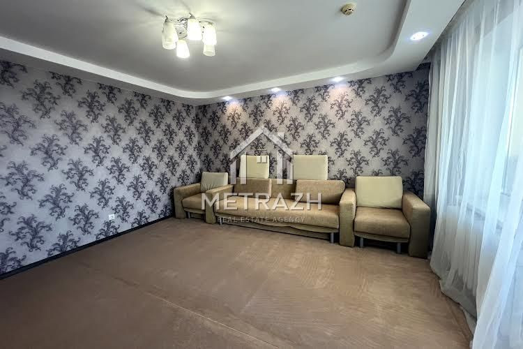 Простора 3-к квартира вул. Оноре де Бальзака 4-А Київ - зображення 4