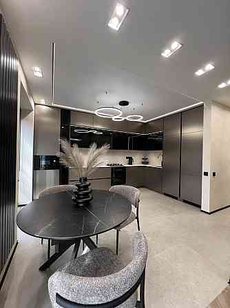 Вишукана та авторська 3-кімнатна квартира в центрі міста Івано-Франківськ