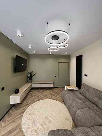 Вишукана та авторська 3-кімнатна квартира в центрі міста Івано-Франківськ