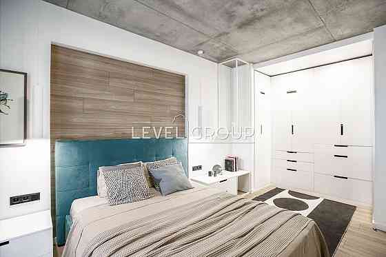 Продаж просторої 3-кімнатної квартири вул. Феодосійська, 3В Київ