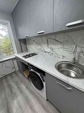 Однокімнатна  в Центрі .Карітальний ремонт. Меблі . Техніка Кропивницький