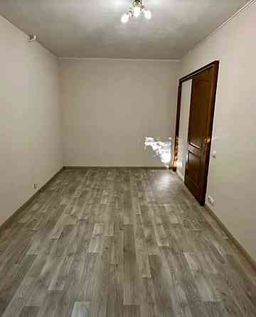 біля метро Шулявка затишна студія Київ