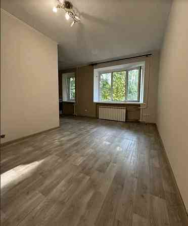 біля метро Шулявка затишна студія Київ