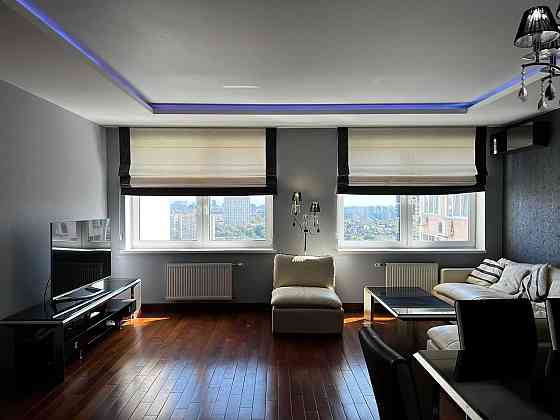 Продаж 4х кімнатної квартири 155м2 з трьома спальнями і краєвидом Київ