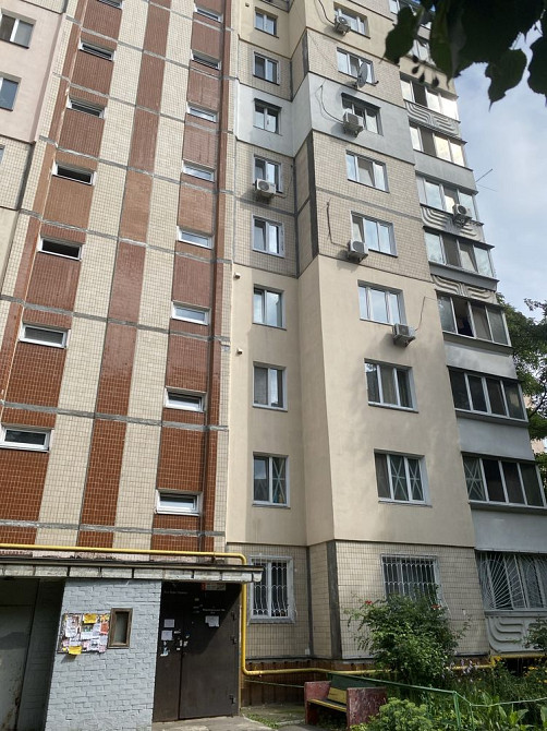 Трикімнатна від власника вул. Бережанська 16а Київ - зображення 1