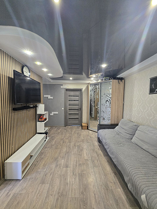 Продам 2-комнатную квартиру р-н Украина.V Кам`янське (Запорізька обл.) - зображення 1