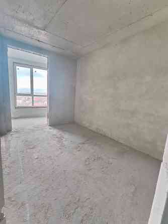 Двох кімнатна квартира з кухнею 45 м. пентхаус вул.Кульпарківська Львов