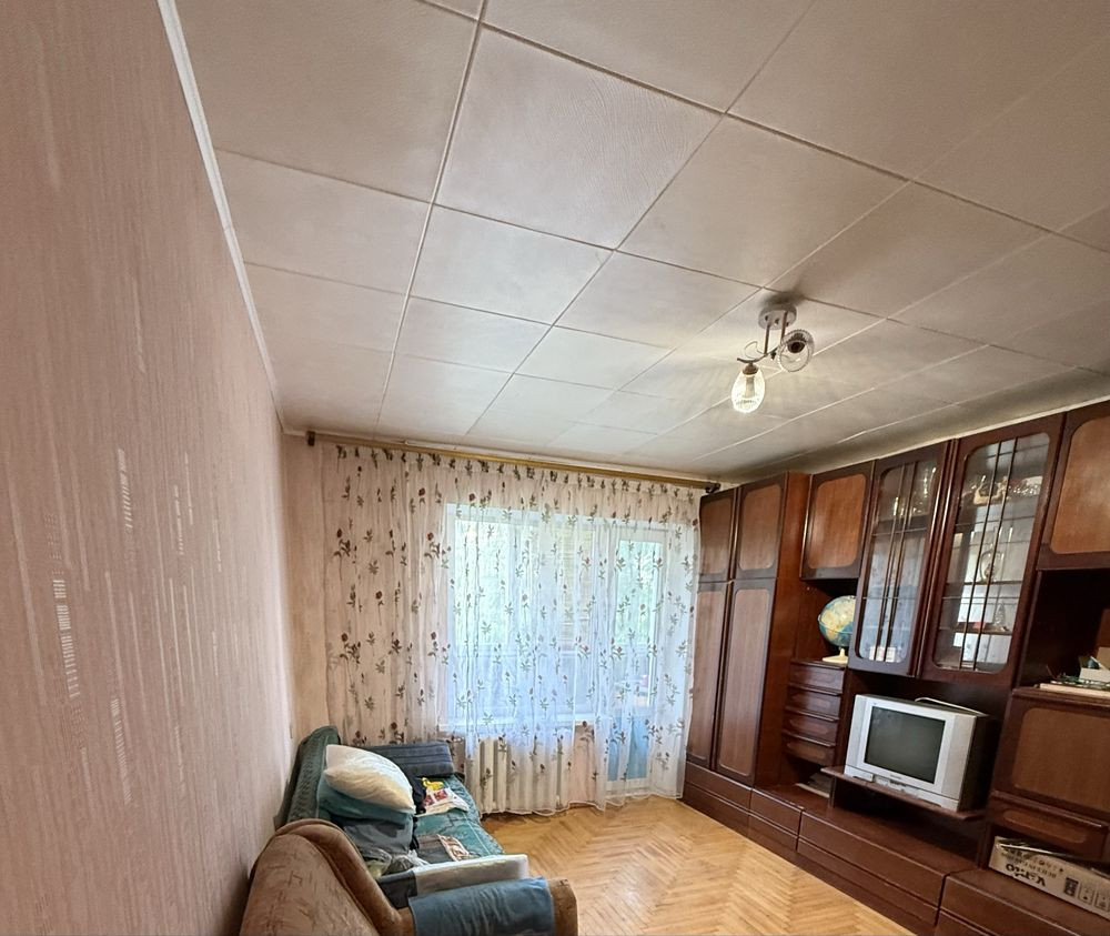 Продається 1-кімнатна квартира в Подільському районі на Виноградарі Киев - изображение 1