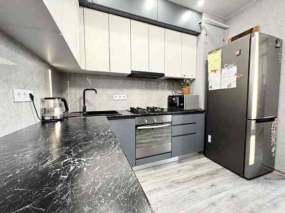 1к з дизайнерським ремонтом в самому центрі Гостомель