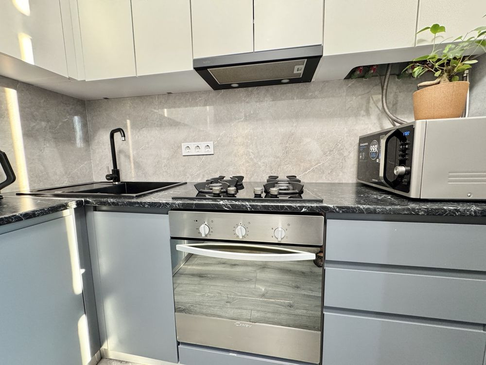 1к з дизайнерським ремонтом в самому центрі Гостомель - зображення 4