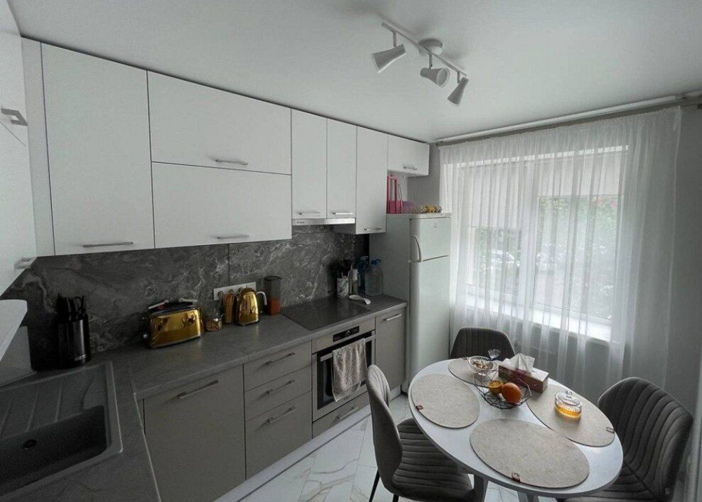 Продам стильну двокімнатну квартиру. Ремонт. Меблі і техніка Софиевская Борщаговка - изображение 1