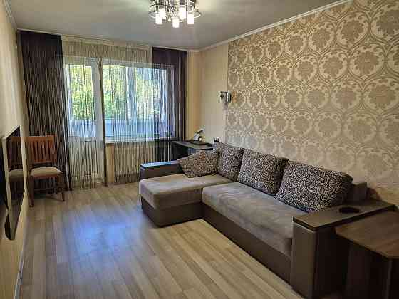 Продається гарна 3 кімнатна квартира на Митниці Черкассы