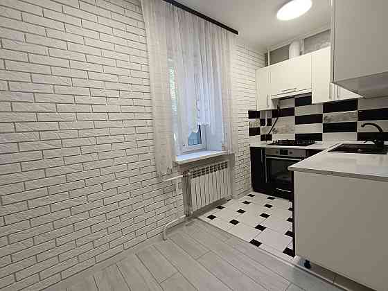 Продаж 2к на Зерова Винница