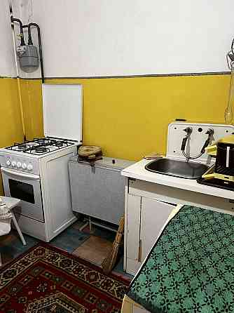 Продам 1 к кв 4/9 этаж по ул. Космической. Остановка АТК. Запоріжжя