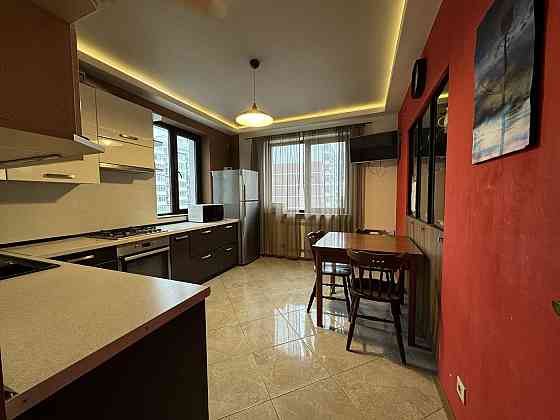 Трикімнатна квартира у Винниках біля школи Винники