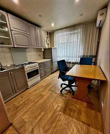 Продам 1 к квартиру на проспекті Олександра Поля/ з ремонтом ! Днепр